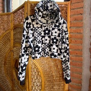 Wild Fable Black and White Long-sleeve Floral Hoodie Size XS Great Condition